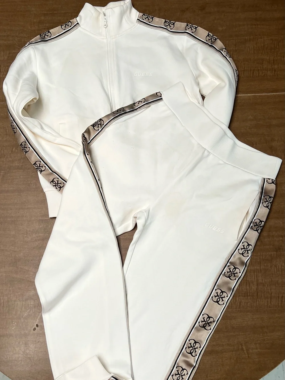 Guess Cream Track Jacket & Leggings with Beige Logo Trim - Picture 1 of 9
